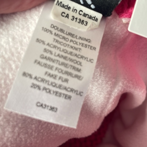 Beanie with Pom Pom NWT - Picture 6 of 6